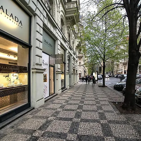 Charming Apartment In Famous Area Prague Exterior photo