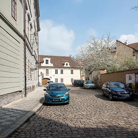 Charming Apartment In Famous Area Prague Exterior photo