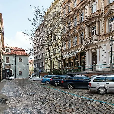 Charming Apartment In Famous Area Prague Exterior photo