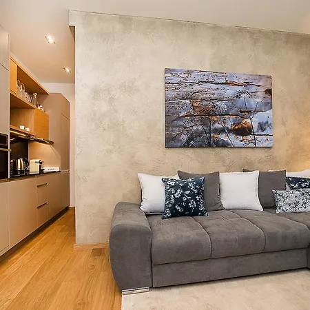 Charming Apartment In Famous Area Prague Exterior photo