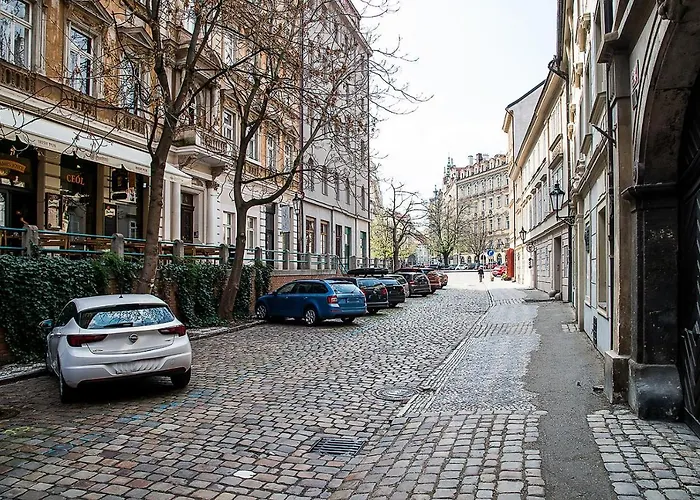 Charming Apartment In Famous Area
